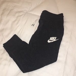 Cropped Nike Sweatpants